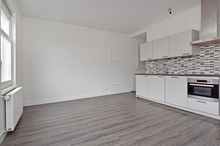 Photo 3 of Nieuwe Langendijk 61-K