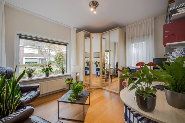 Photo 38 of Karel Doormanlaan 17