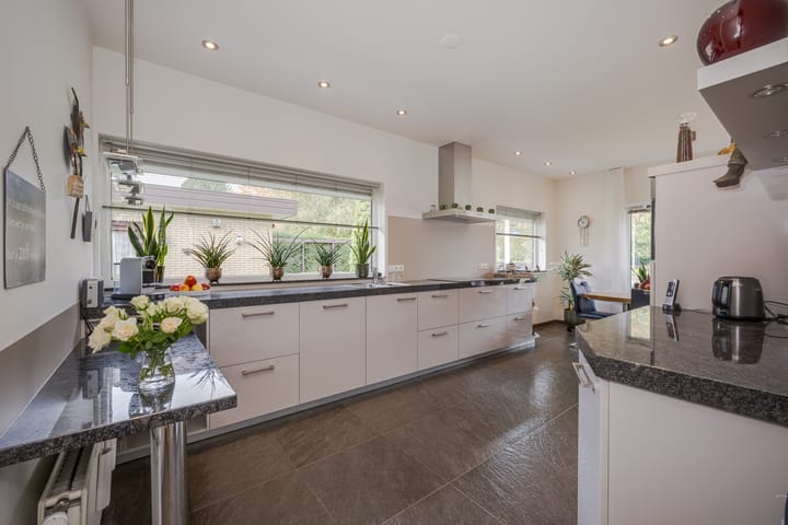 Photo 41 of Karel Doormanlaan 17