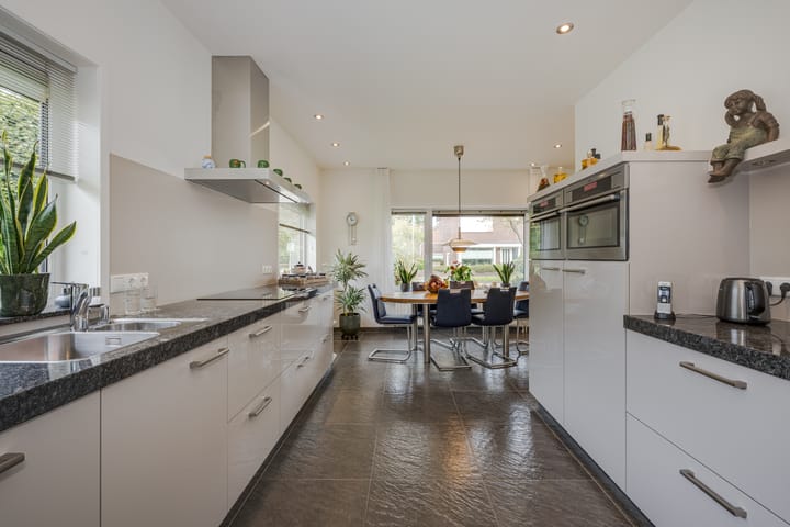 Photo 42 of Karel Doormanlaan 17