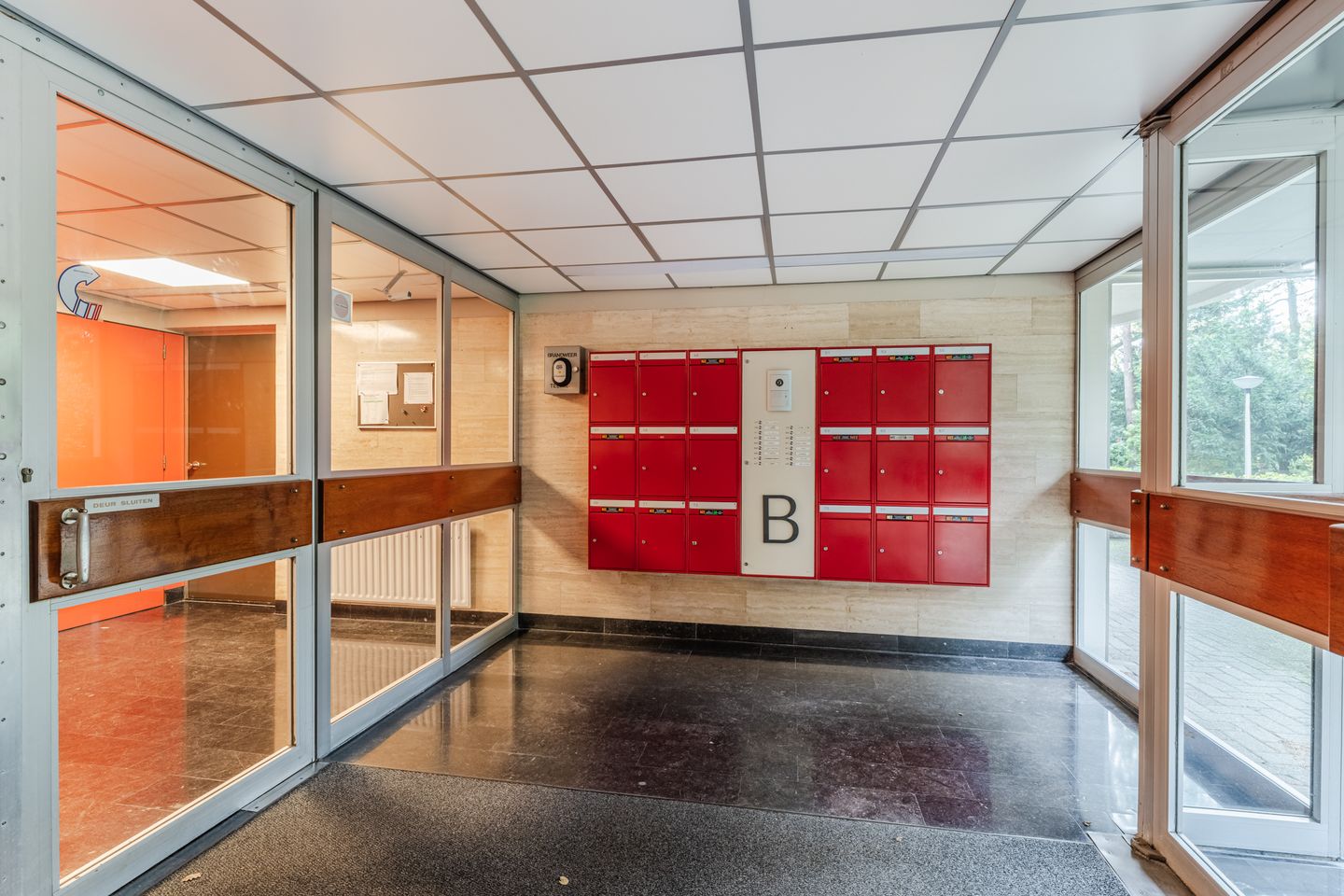 Photo 19 of Hugo Verrieststraat 51