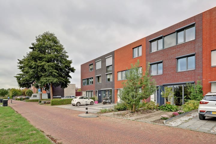 Photo 32 of John Denverlaan 19