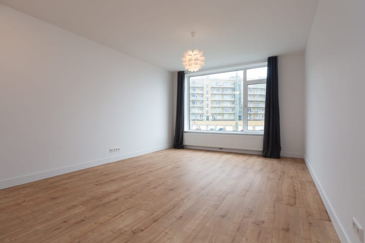 Photo 3 of Gevers Deynootweg 113-A