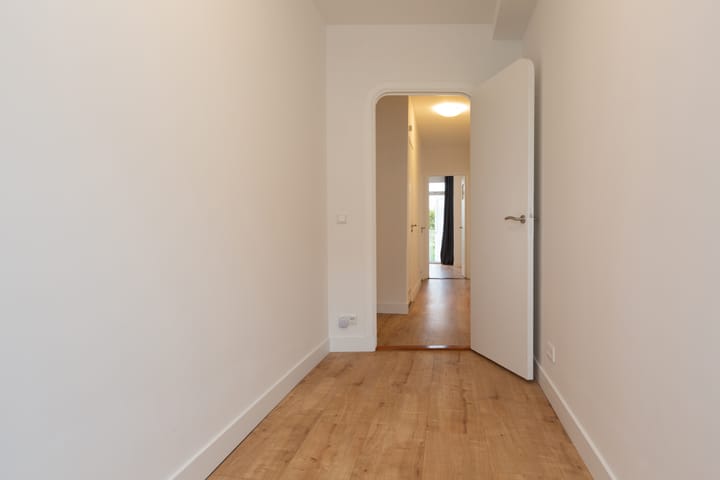 Photo 13 of Gevers Deynootweg 113-A