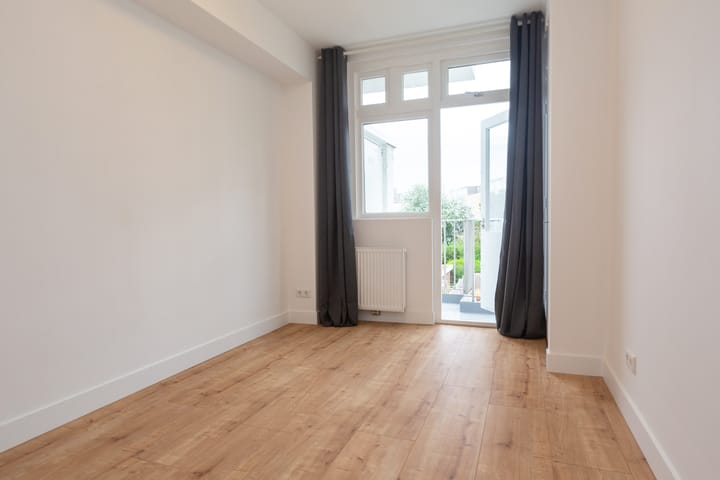 Photo 24 of Gevers Deynootweg 113-A