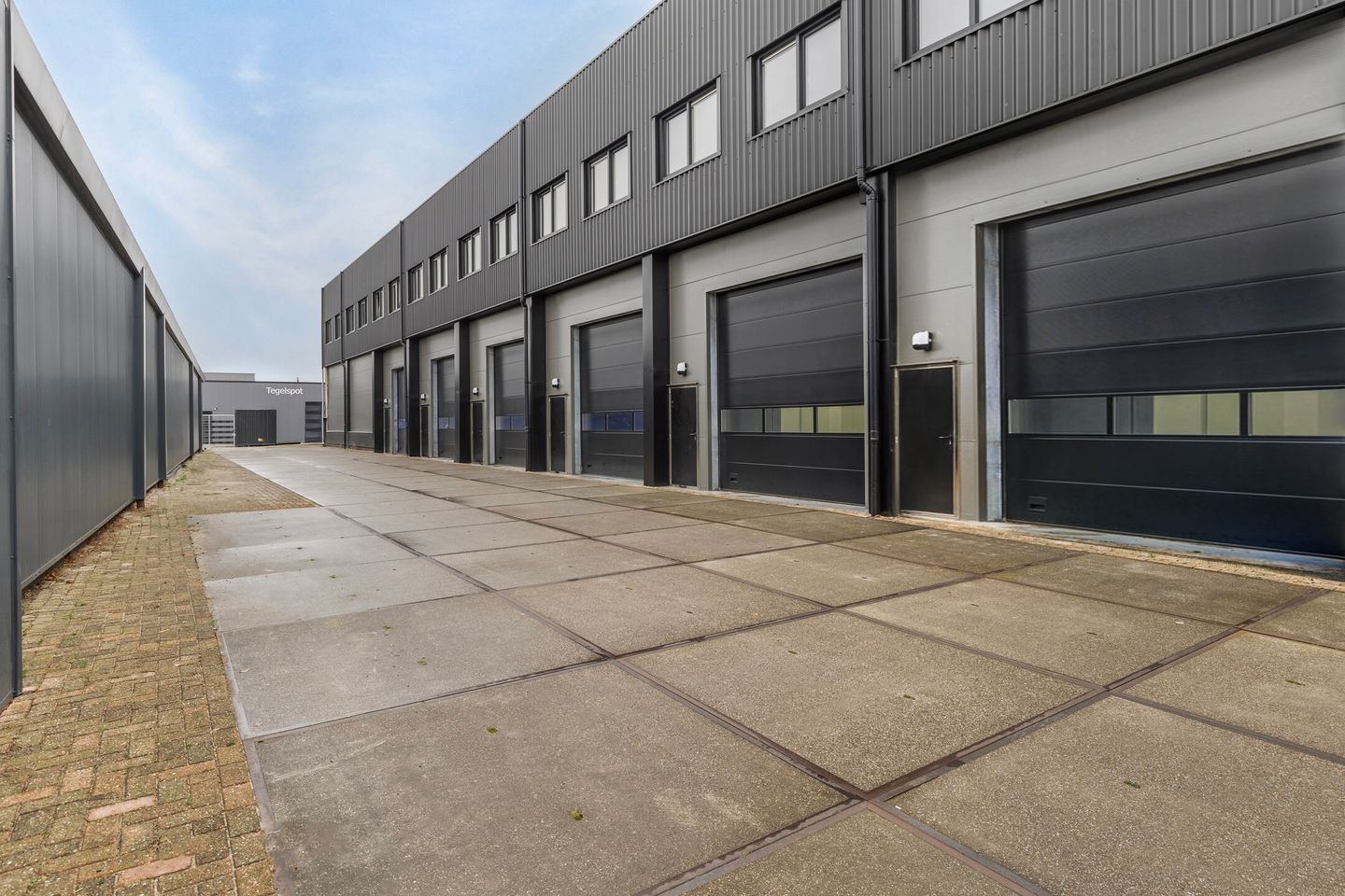 View photo 2 of Industrieweg 26-F