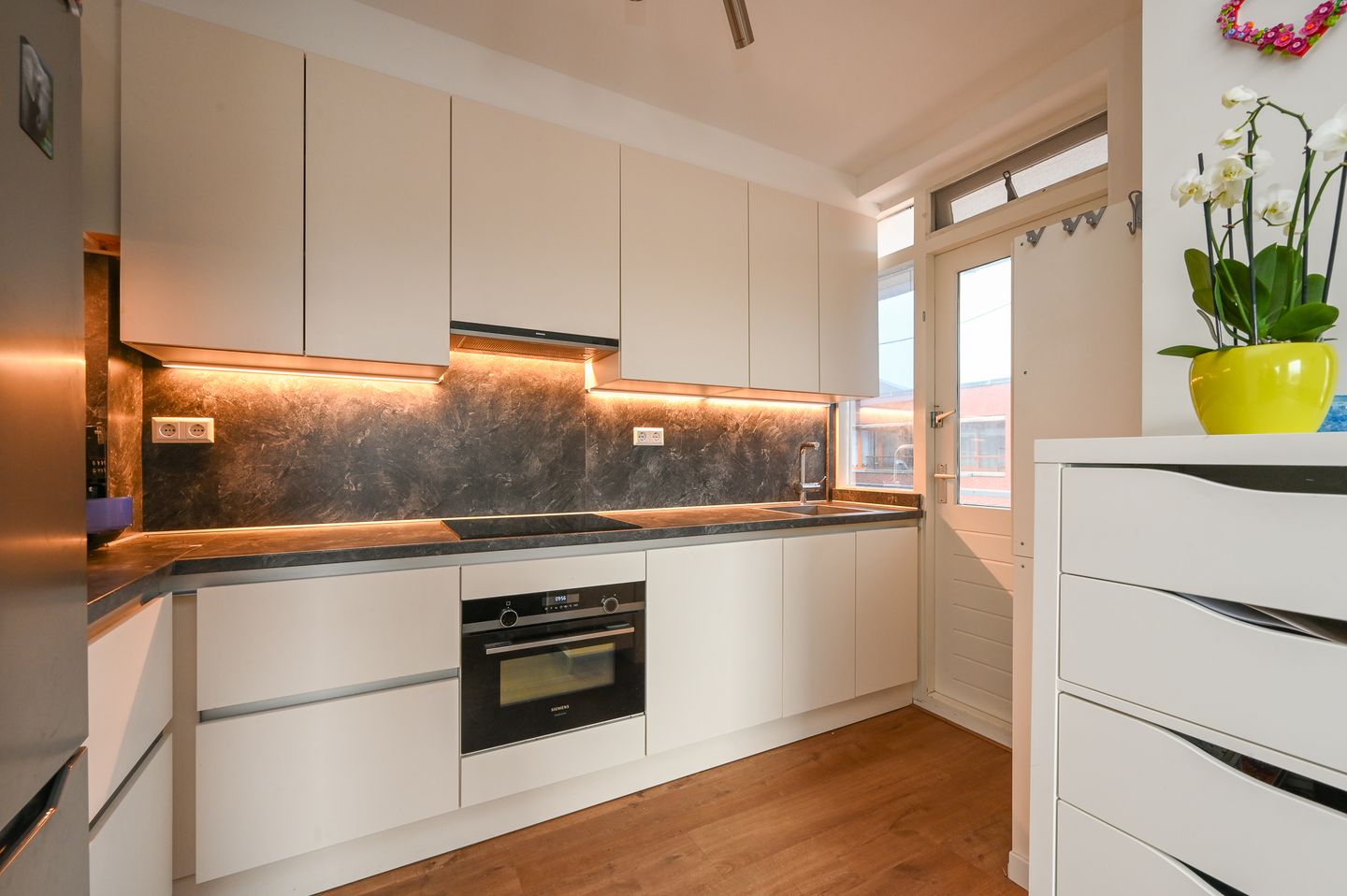 Photo 4 of Damstraat 42