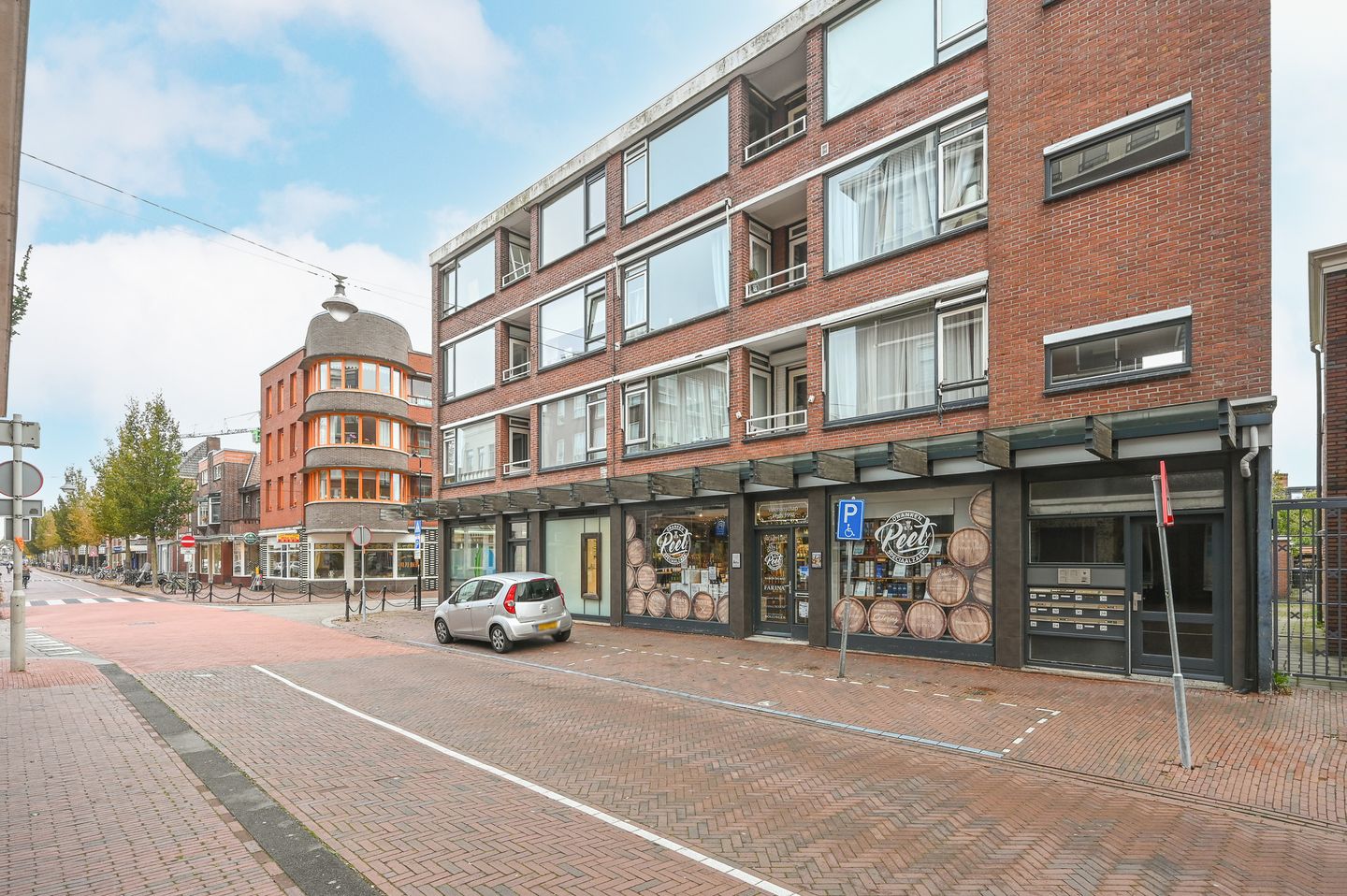 Photo 10 of Damstraat 42