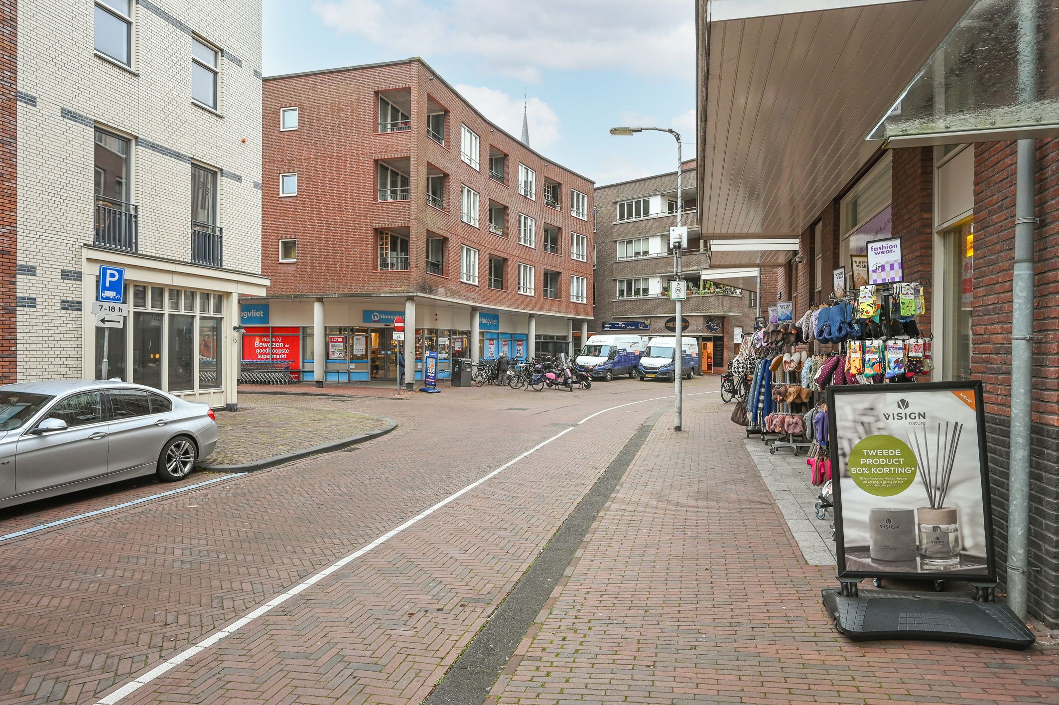 Photo 36 of Damstraat 42