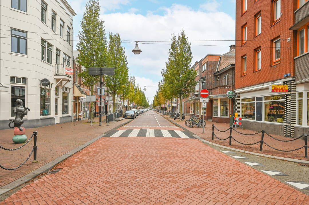 Photo 37 of Damstraat 42