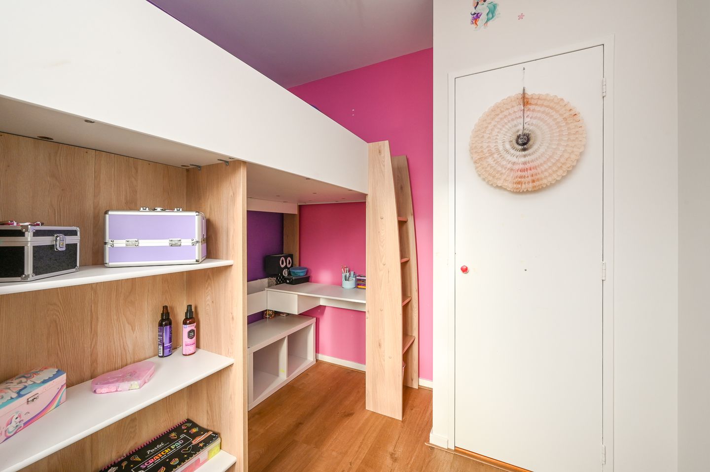 Photo 35 of Damstraat 42