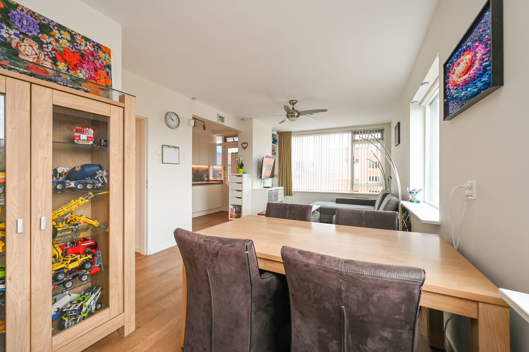 Photo 16 of Damstraat 42