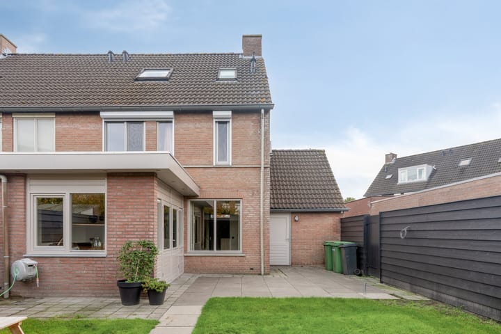 Photo 32 of Cloete 10