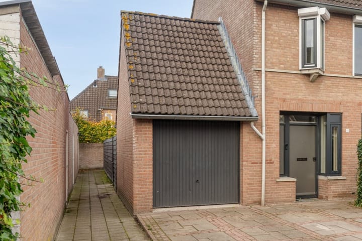 Photo 35 of Cloete 10