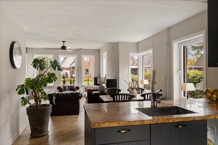 Foto 2 van Raiffeisenstraat 25