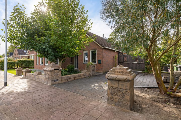 Foto 5 van Raiffeisenstraat 25