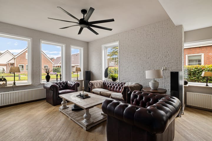 Foto 10 van Raiffeisenstraat 25