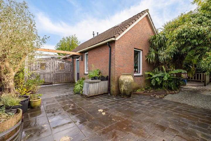 Foto 38 van Raiffeisenstraat 25