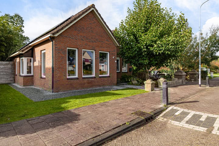 Foto 39 van Raiffeisenstraat 25