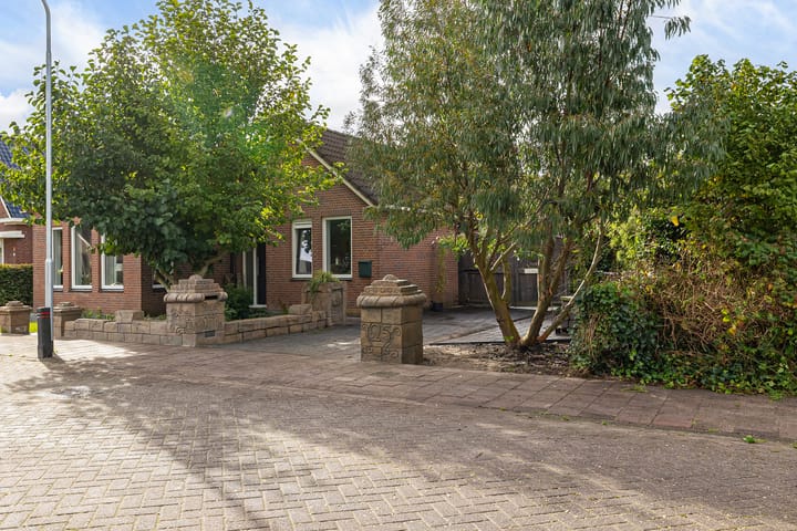 Foto 41 van Raiffeisenstraat 25