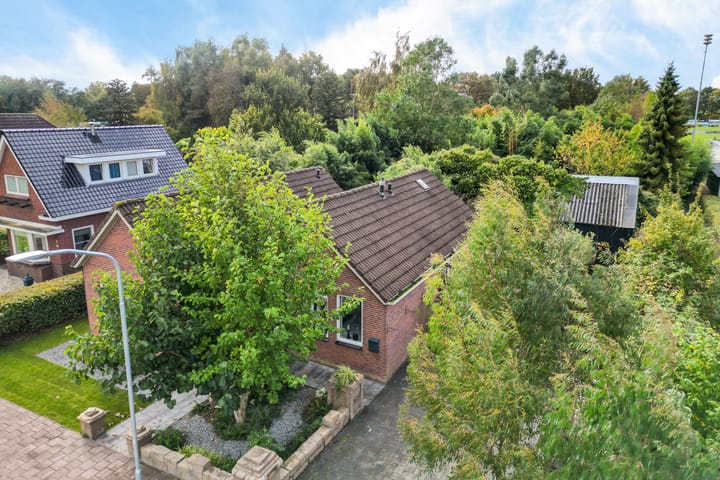 Foto 42 van Raiffeisenstraat 25