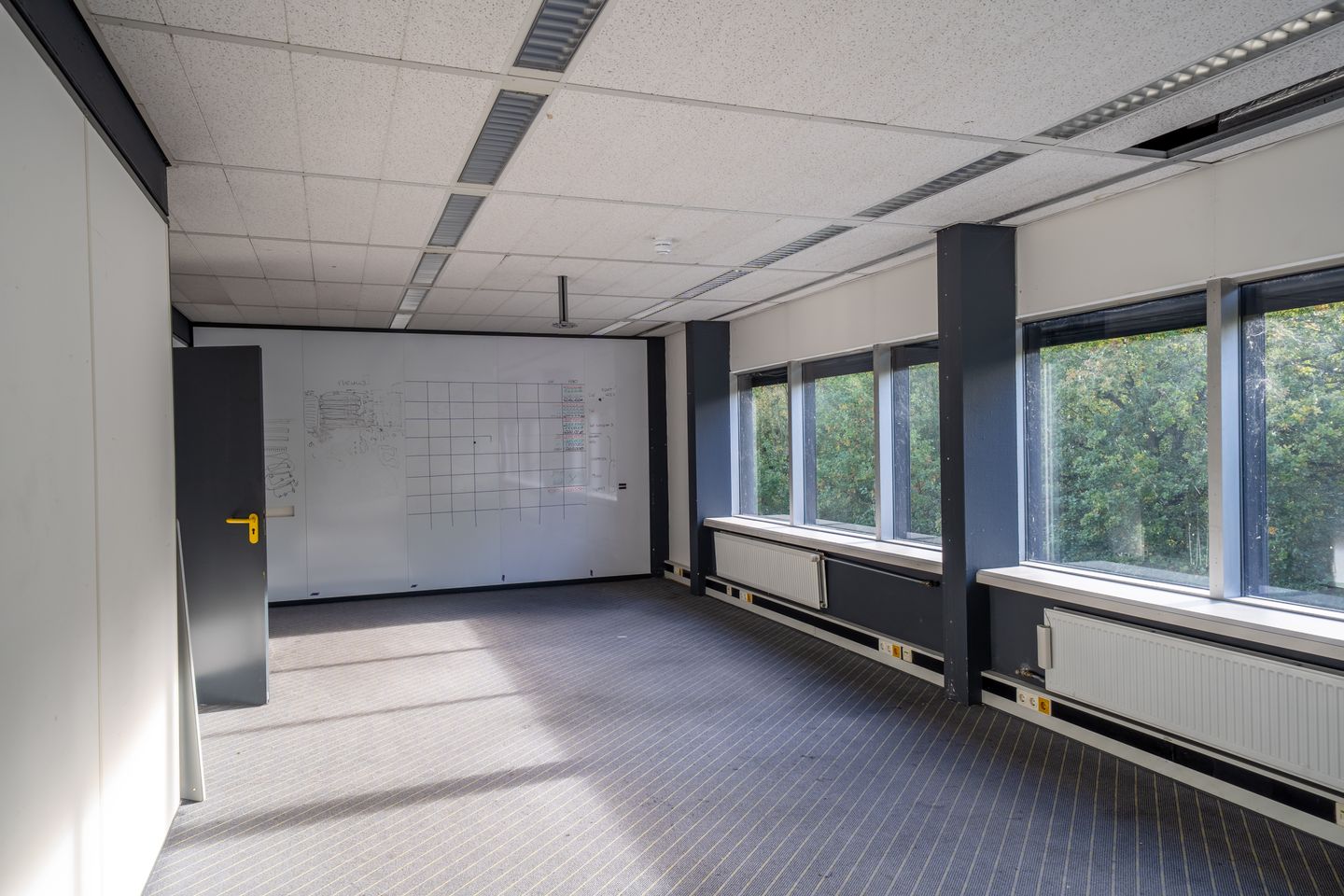 Bekijk foto 3 van Newtonweg 1