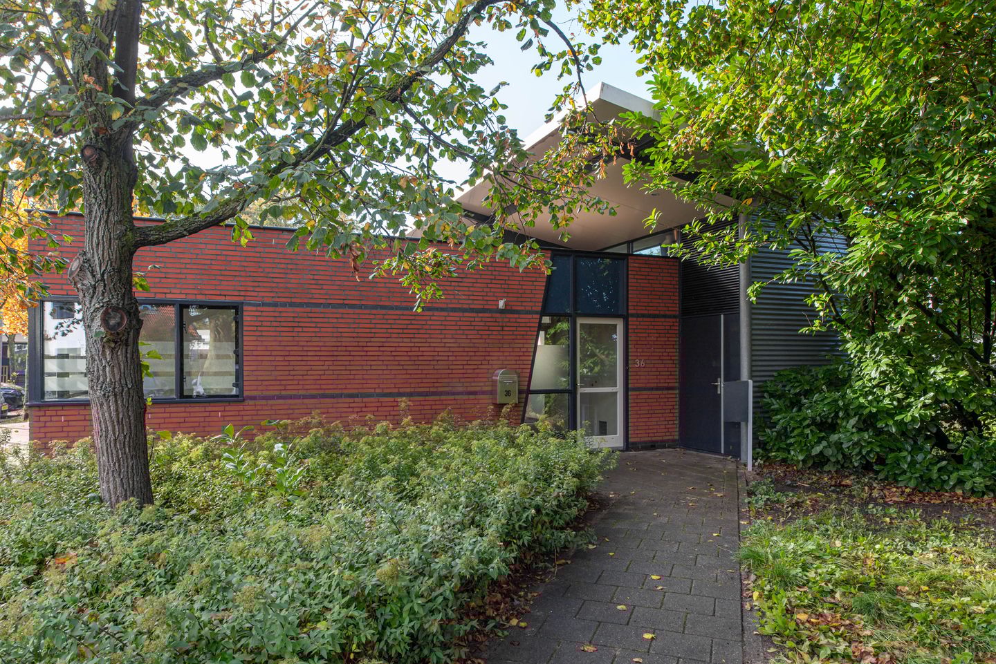 Bekijk foto 2 van Bergeonstraat 36