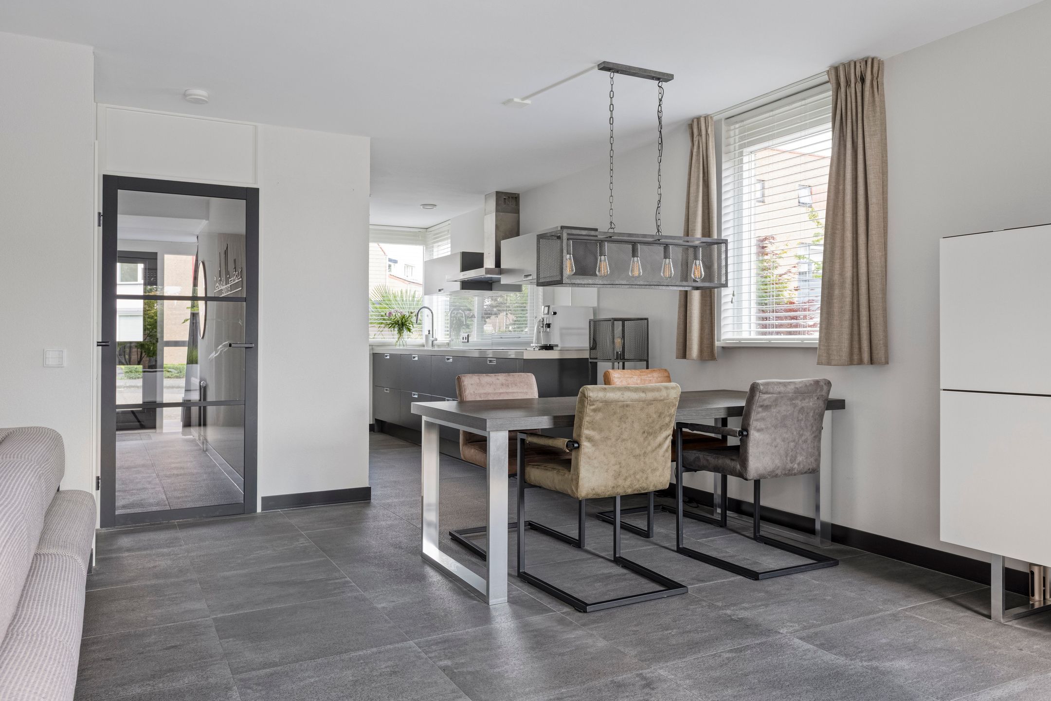 Foto 12 van Roodkapje 25