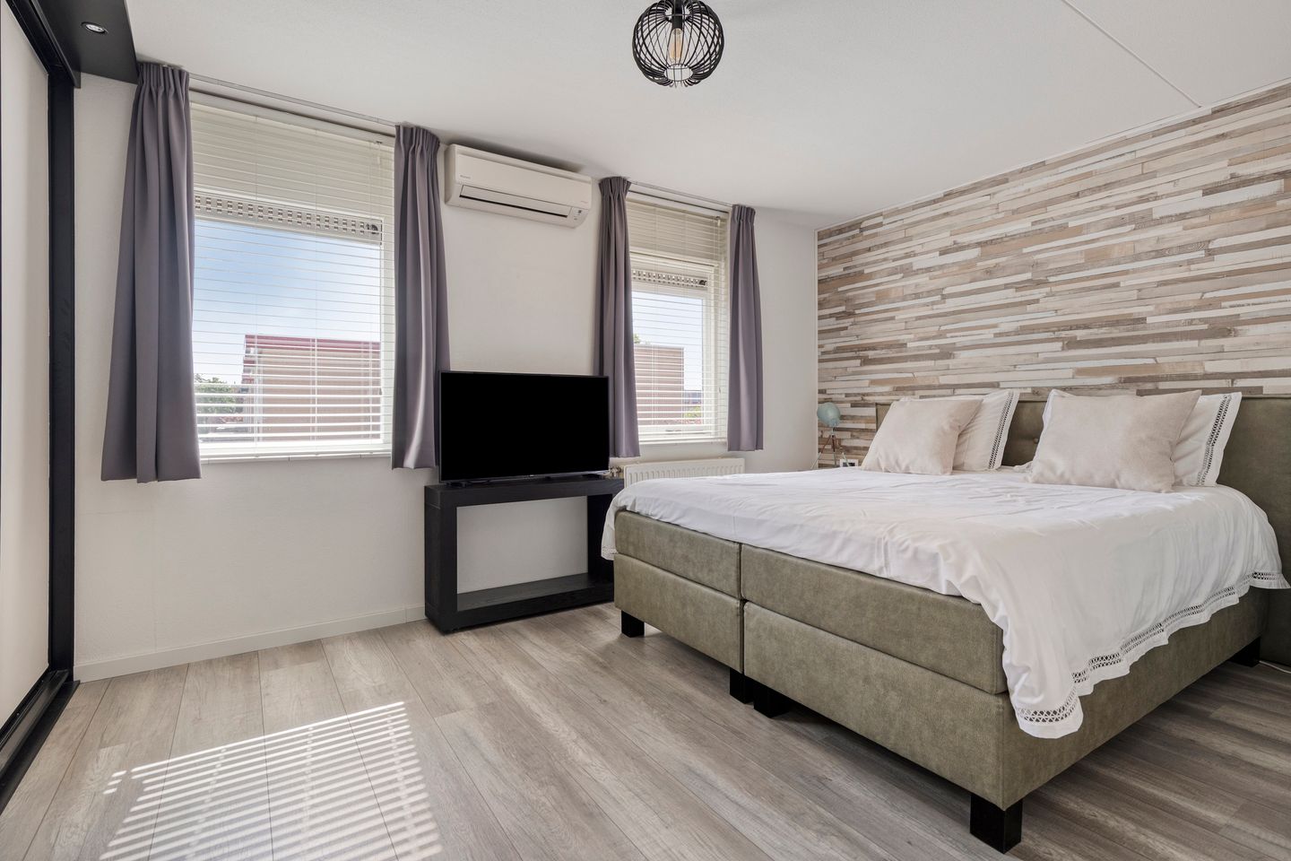 Foto 20 van Roodkapje 25