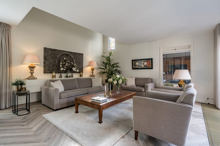 Photo 11 of van Limburg Stirumstraat 4