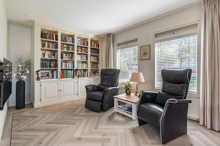 Photo 14 of van Limburg Stirumstraat 4