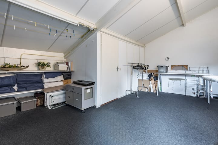 Photo 22 of van Limburg Stirumstraat 4