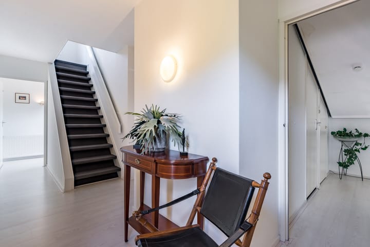 Photo 25 of van Limburg Stirumstraat 4