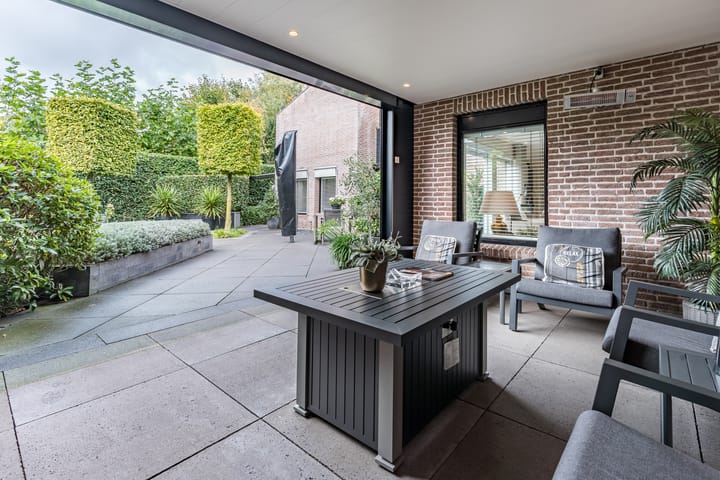 Photo 34 of van Limburg Stirumstraat 4