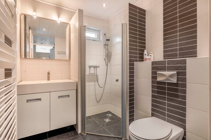 Photo 24 of Amazonestraat 15