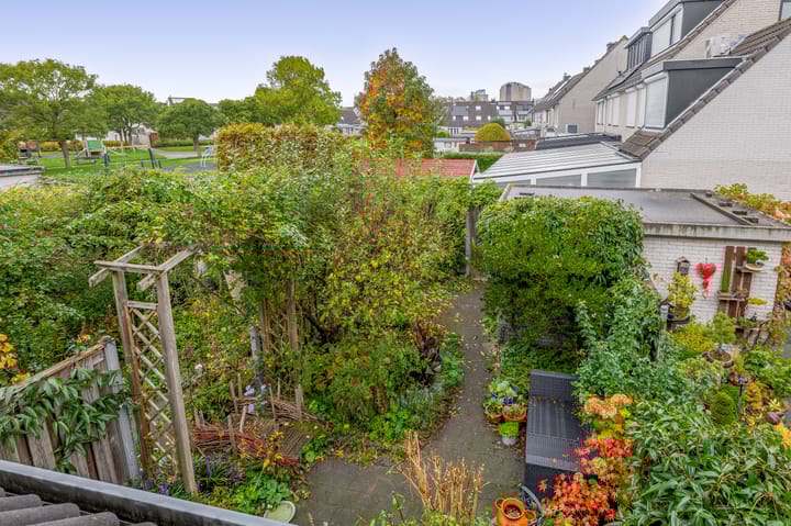 Photo 30 of Amazonestraat 15