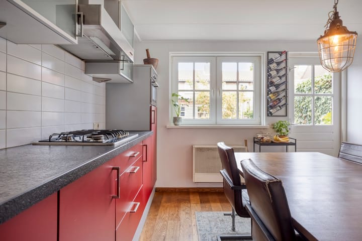 Photo 16 of Teugenaarsstraat 56