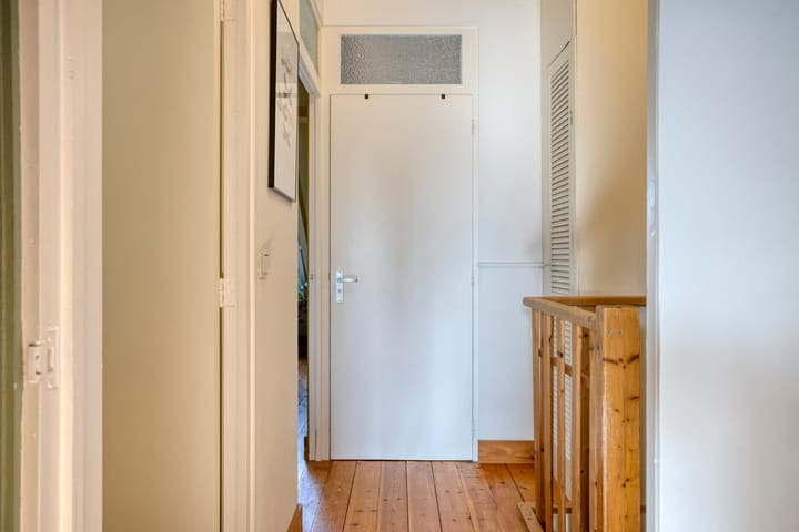 Photo 22 of Teugenaarsstraat 56