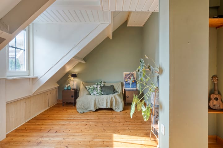 Photo 27 of Teugenaarsstraat 56