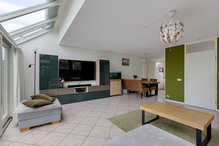 Photo 14 of Kompas 17