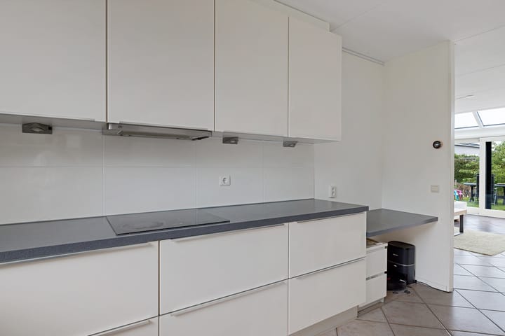 Photo 18 of Kompas 17