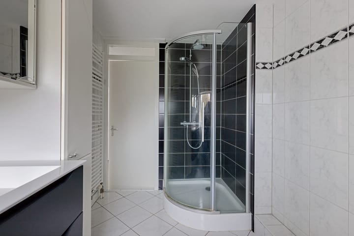 Photo 29 of Kompas 17