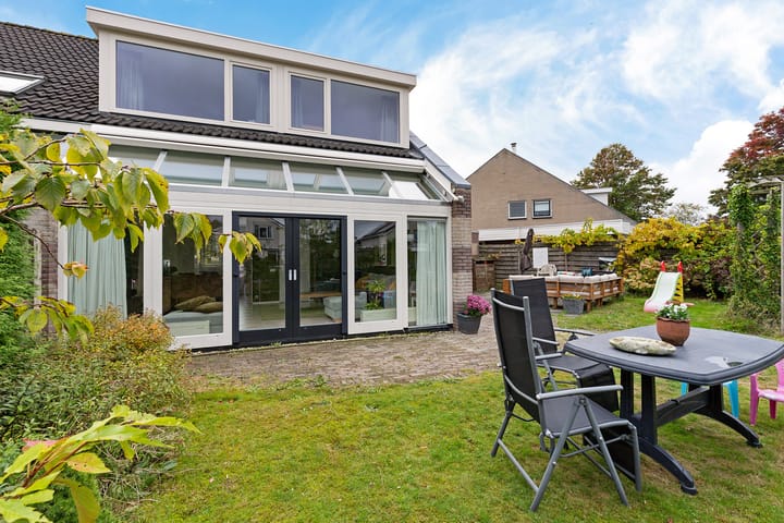 Photo 35 of Kompas 17