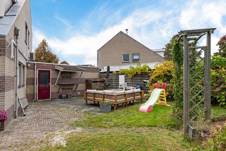 Photo 36 of Kompas 17