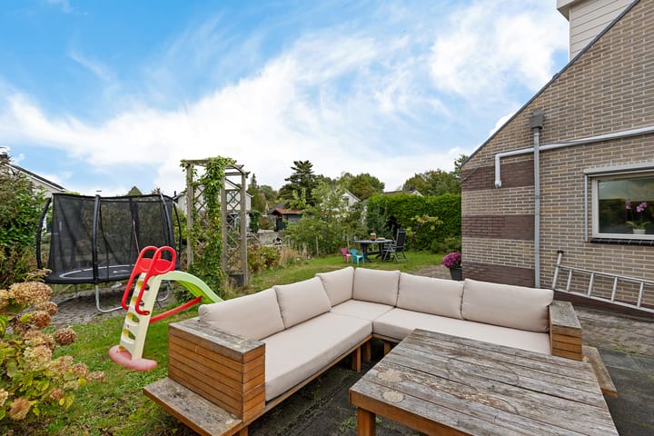 Photo 38 of Kompas 17