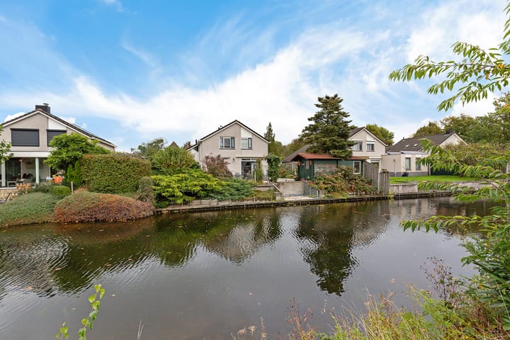 Photo 42 of Kompas 17