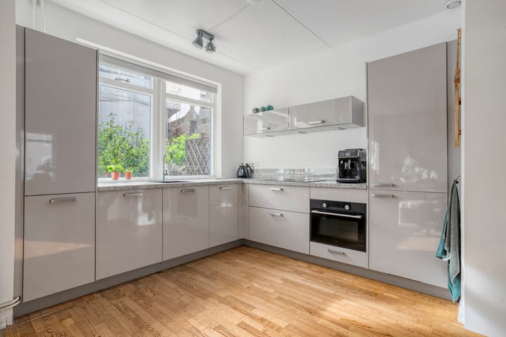 Photo 16 of Assiesstraat 10