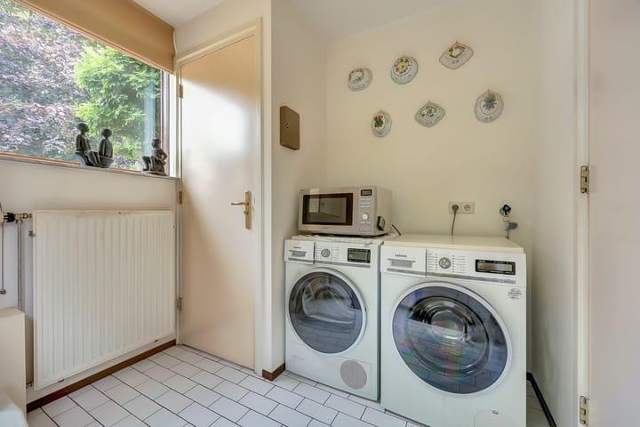 Photo 11 of Josuëlaan 4