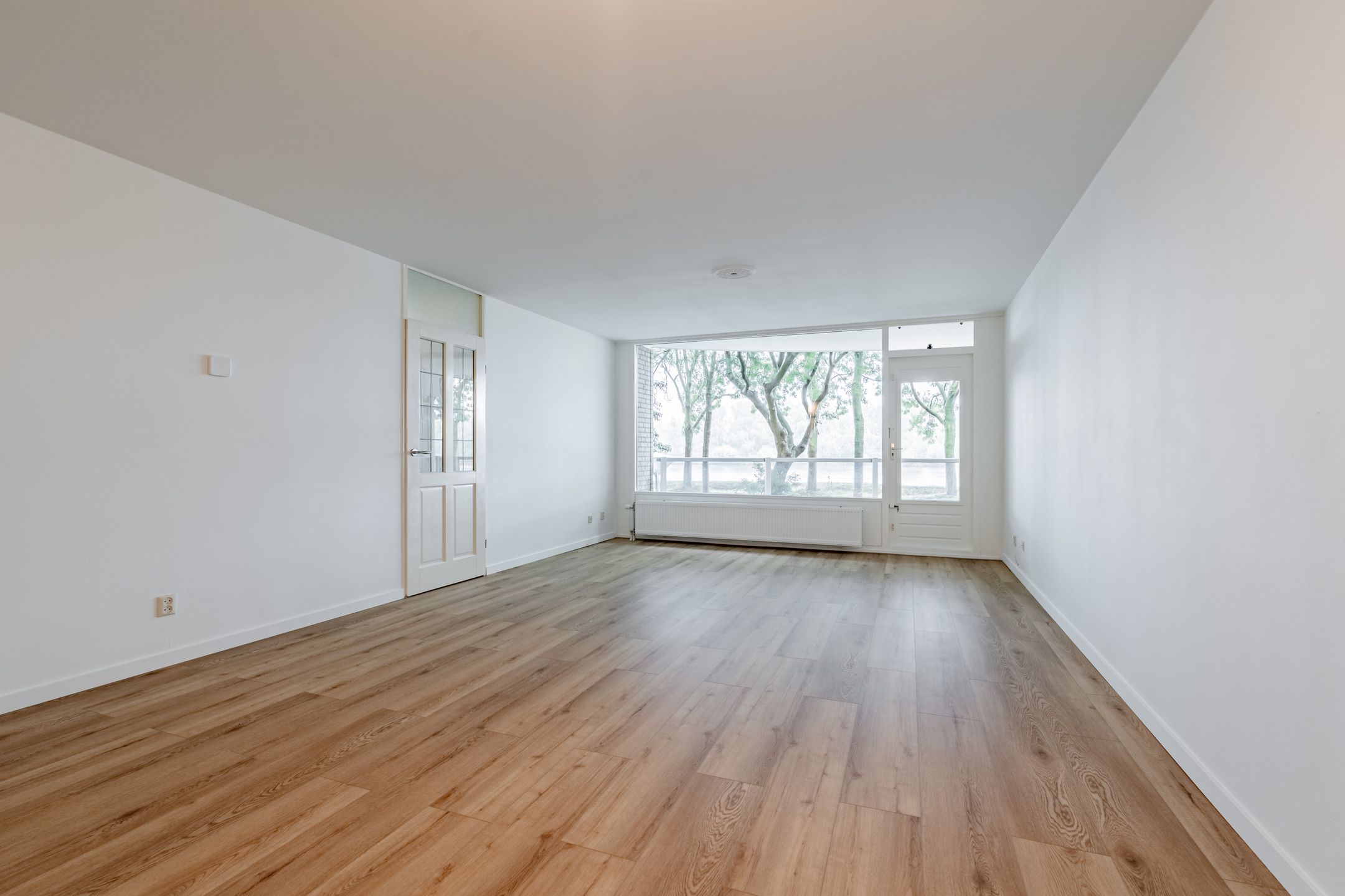 Photo 3 of Zeezigt 120