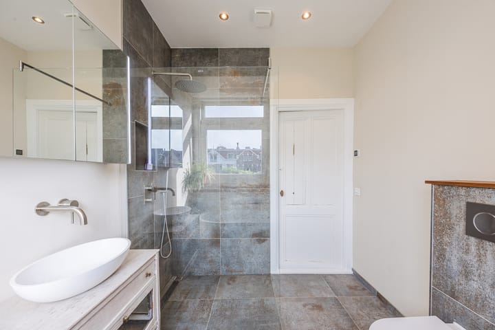 Foto 30 van Bredaseweg 241